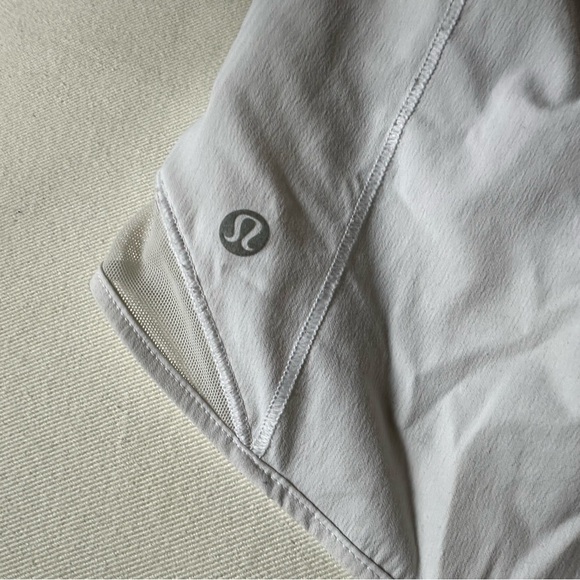 LULULEMON hotty hot shorts - Picture 4 of 8